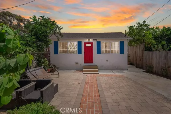 11678 Willowbrook Avenue, Los Angeles, CA 90059