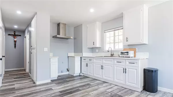 Hesperia, CA 92345,10687 Oakwood Avenue