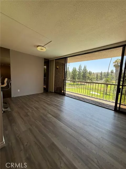 Riverside, CA 92507,5555 Canyon Crest Drive #3B