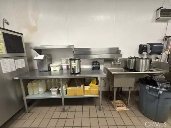 La Verne, CA 91750,1457 Foothill Boulevard