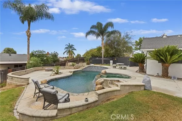 7410 Cascade Ln, Jurupa Valley, CA 92509