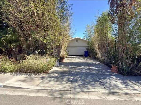 Cathedral City, CA 92234,32904 Navajo