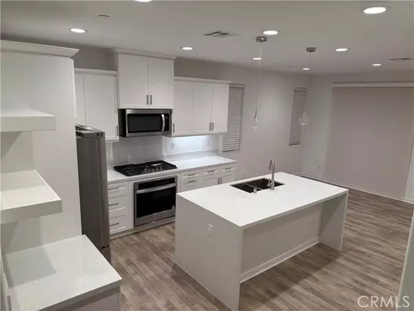 9504 Corterra, Panorama City (los Angeles), CA 91402