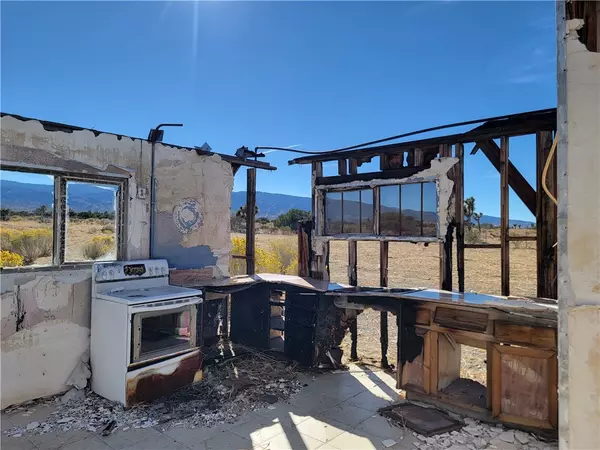 Phelan, CA 92371,10987 Corton Street