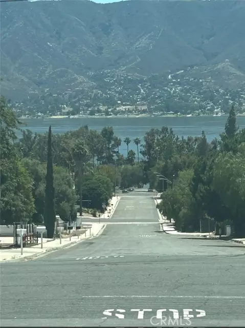 Lake Elsinore, CA 92530,208 North lewis st