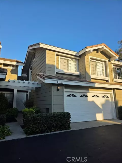 Tustin, CA 92782,2211 Carob