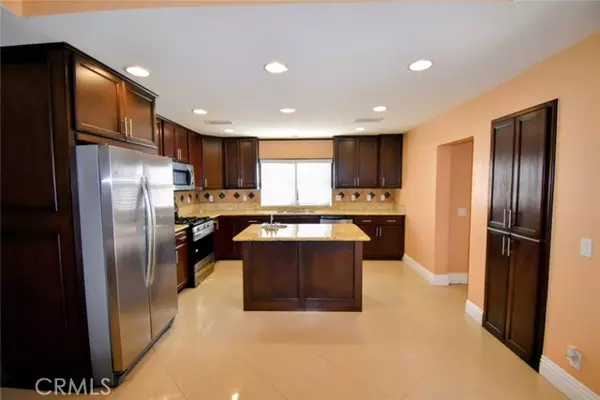 Santa Ana, CA 92701,622 S Parton