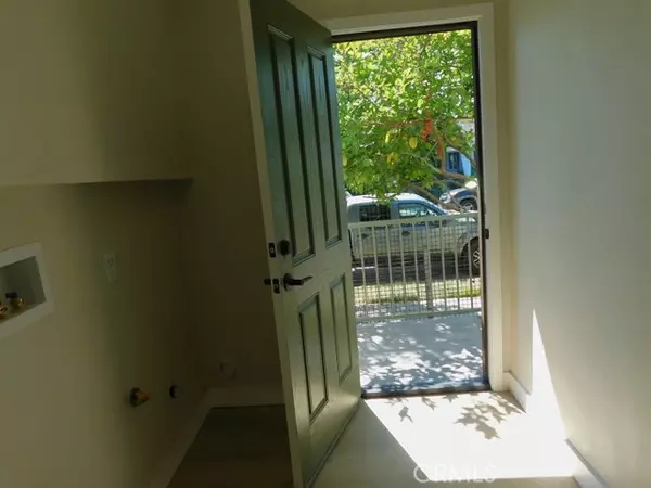 Pomona, CA 91766,902 E 6th Street