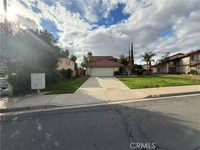 Moreno Valley, CA 92553,12571 Heartleaf
