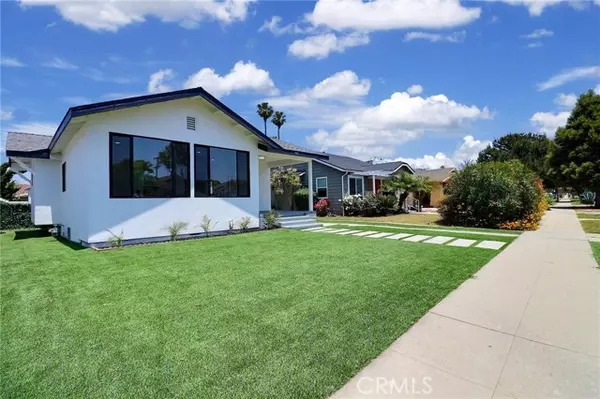 2015 W 42nd Place, Los Angeles, CA 90062