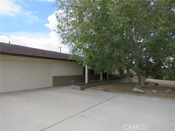 8274 Grand Avenue, Yucca Valley, CA 92284