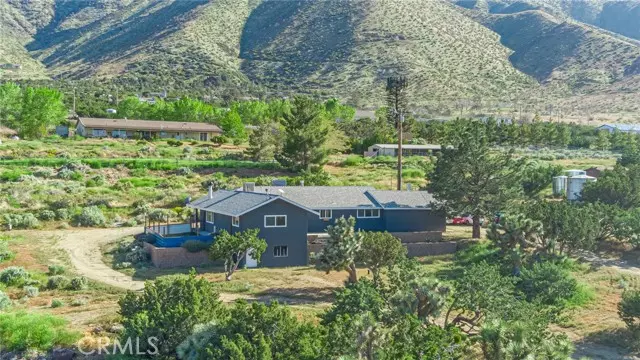 10812 Sierra Mesa Road, Juniper, CA 93543