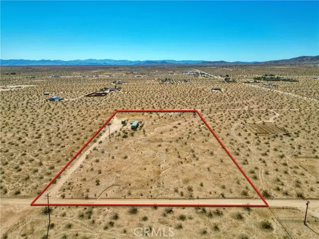 60607 Stearman Road, Landers, CA 92285