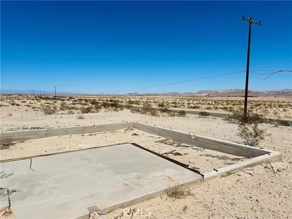 Twentynine Palms, CA 92277,19 Amboy Road