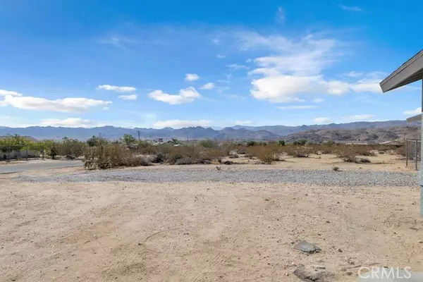 Joshua Tree, CA 92252,4588 Avenida La Flora Desierta