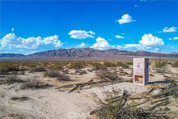 Twentynine Palms, CA 92277,6 Pole Line Road