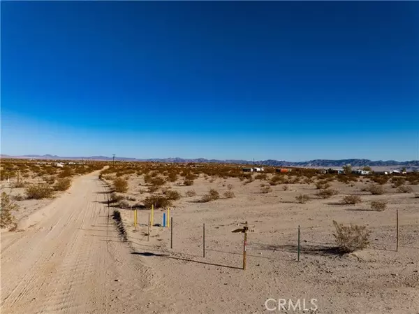 1305 Mile Square Road, Joshua Tree, CA 92252