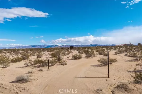 Joshua Tree, CA 92252,63323 La Brisa Drive