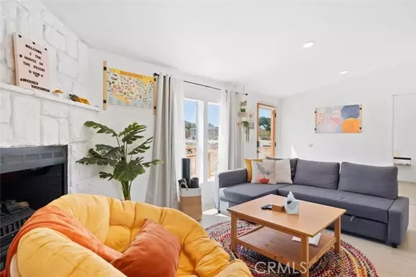 Joshua Tree, CA 92252,4757 Avenida La Espana Daga