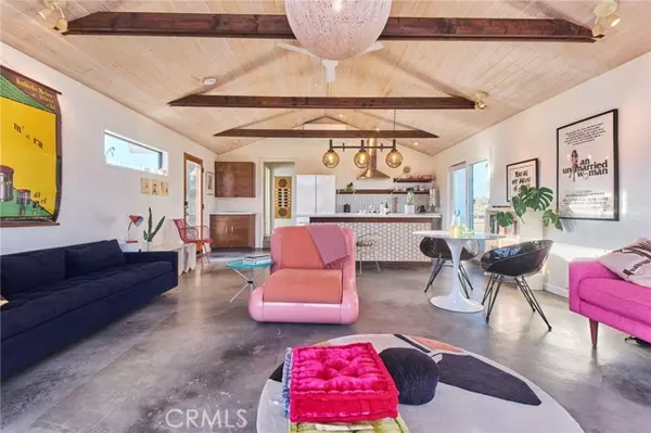 Pioneertown, CA 92268,52733 Oak Drive