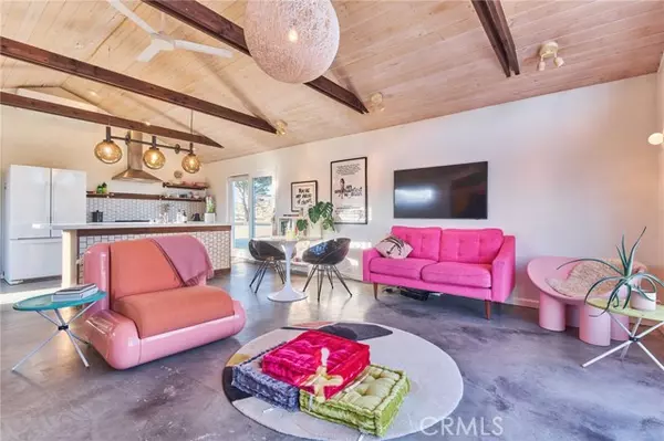 Pioneertown, CA 92268,52733 Oak Drive