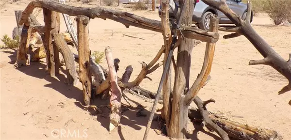 Landers, CA 92285,1825 Noble Way