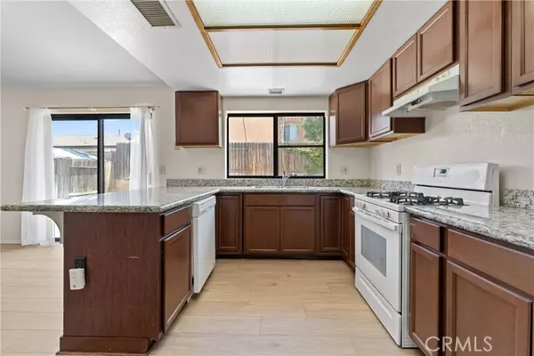 Palmdale, CA 93550,2258 Gregory Avenue