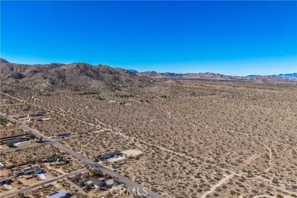 Joshua Tree, CA 92252,7442 Olympic Road