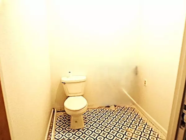 Clearlake, CA 95422,15196 lakeshore Drive