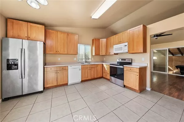 Clearlake, CA 95422,3593 Peony Street