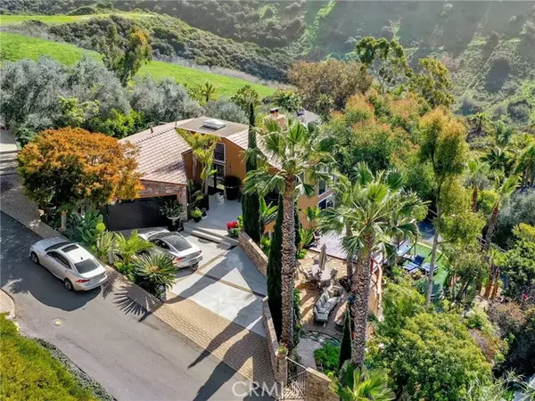 1933 Upper Rim Rock Road, Laguna Beach, CA 92651