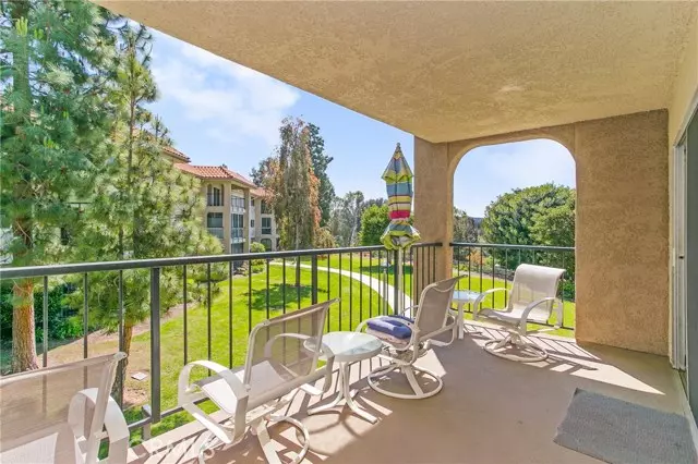 Laguna Woods, CA 92637,3241 San Amadeo #2H
