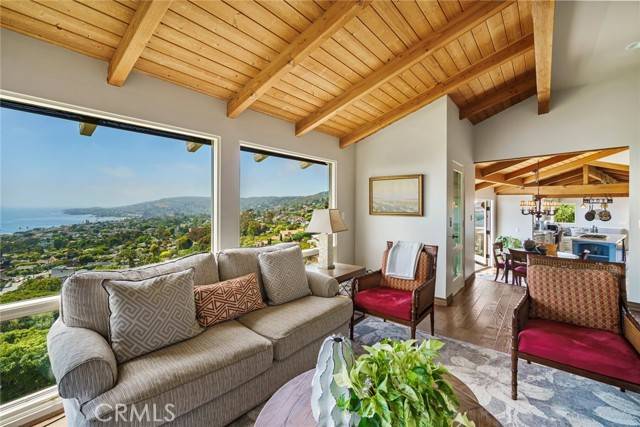 2108 Crestview Drive, Laguna Beach, CA 92651