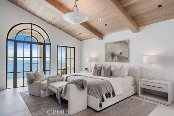 Laguna Beach, CA 92651,32101 S Coast Hwy