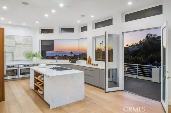 Laguna Beach, CA 92651,547 Temple Hills Drive