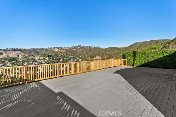 Laguna Beach, CA 92651,984 Summit Drive