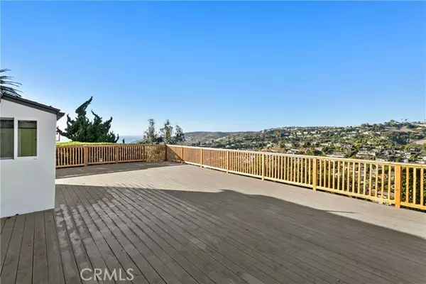 Laguna Beach, CA 92651,984 Summit Drive