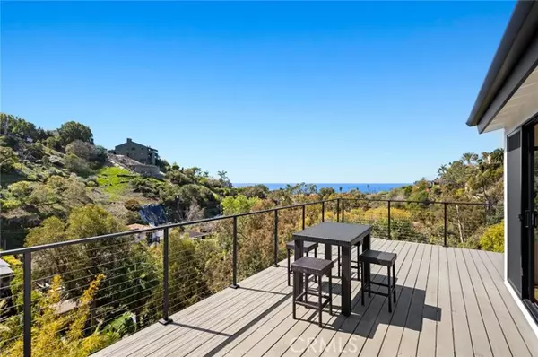 Laguna Beach, CA 92651,990 Meadowlark Drive
