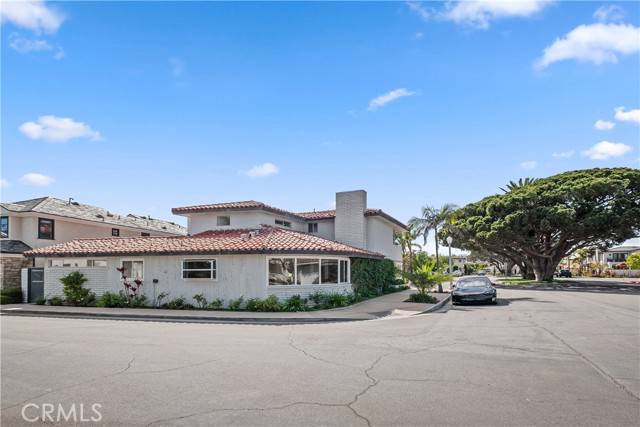 Newport Beach, CA 92663,141 Via Havre