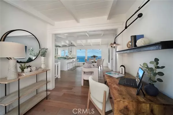 Laguna Beach, CA 92651,31152 Holly Drive