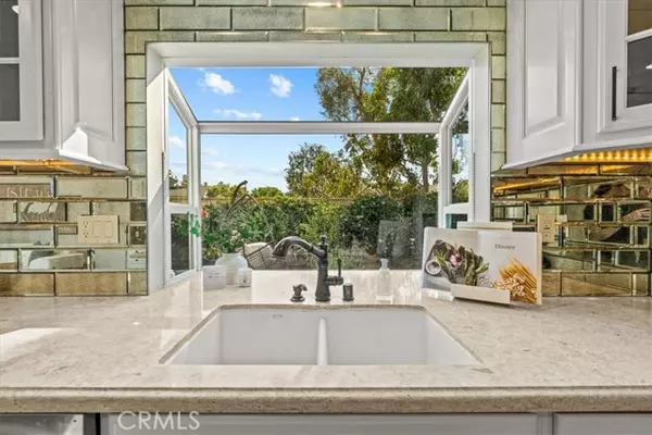 Irvine, CA 92620,3 Christamon