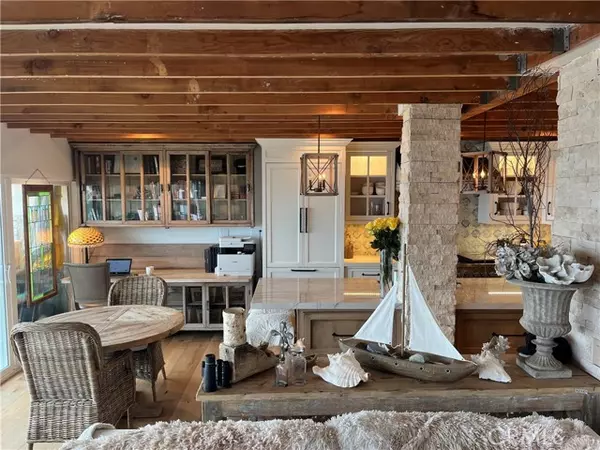 Laguna Beach, CA 92651,31423 Coast Highway #12