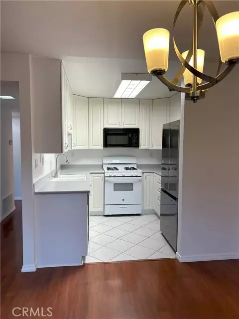 Irvine, CA 92612,22 Columbia