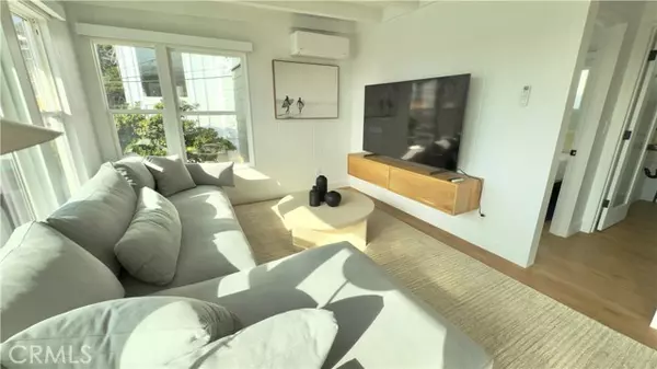 Laguna Beach, CA 92651,252 Grandview #B