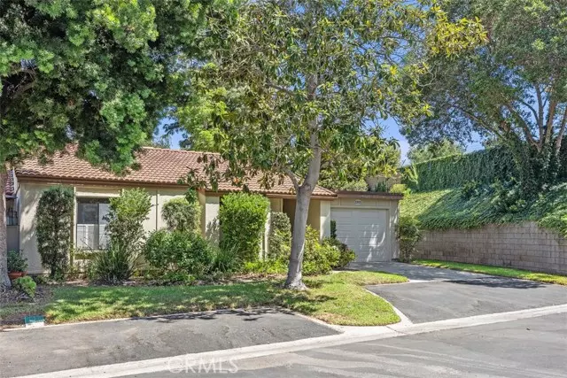 Laguna Woods, CA 92637,3205 Via Buena Vista #D
