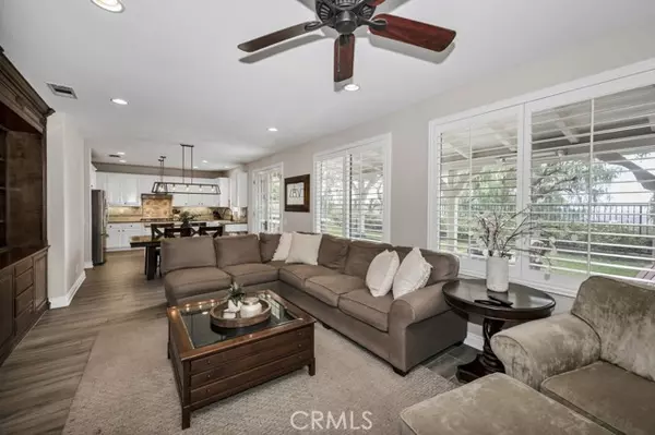 Valencia (santa Clarita), CA 91354,24030 Via Vizcaya