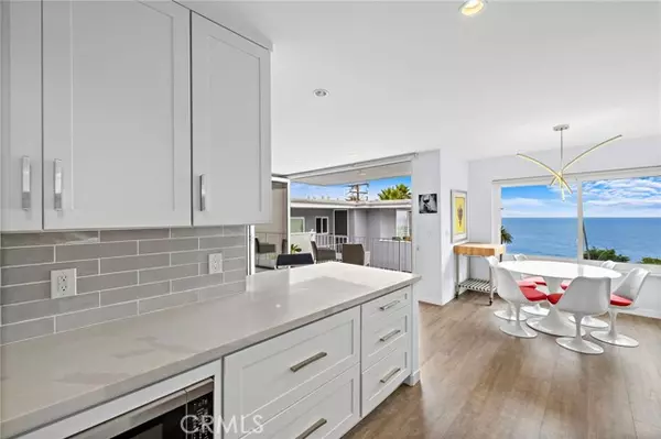Laguna Beach, CA 92651,520 Cliff Drive #304