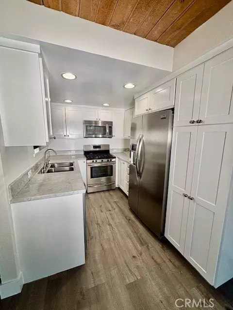 Laguna Beach, CA 92651,280 Aster Street #4