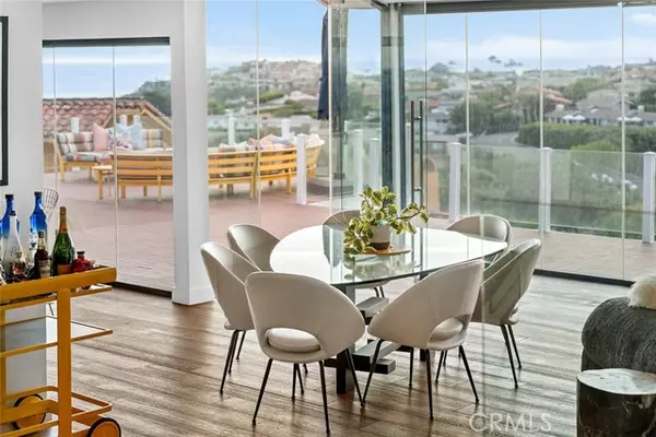 Laguna Beach, CA 92651,343 Emerald Bay