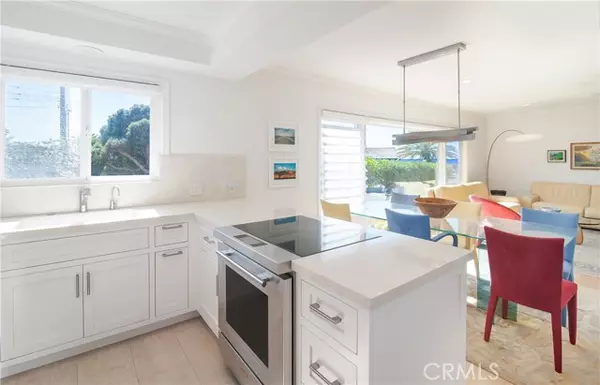 Laguna Beach, CA 92651,251 Lower Cliff #15